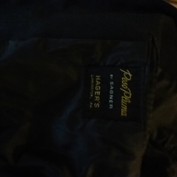 Suit - Picture 4 of 5